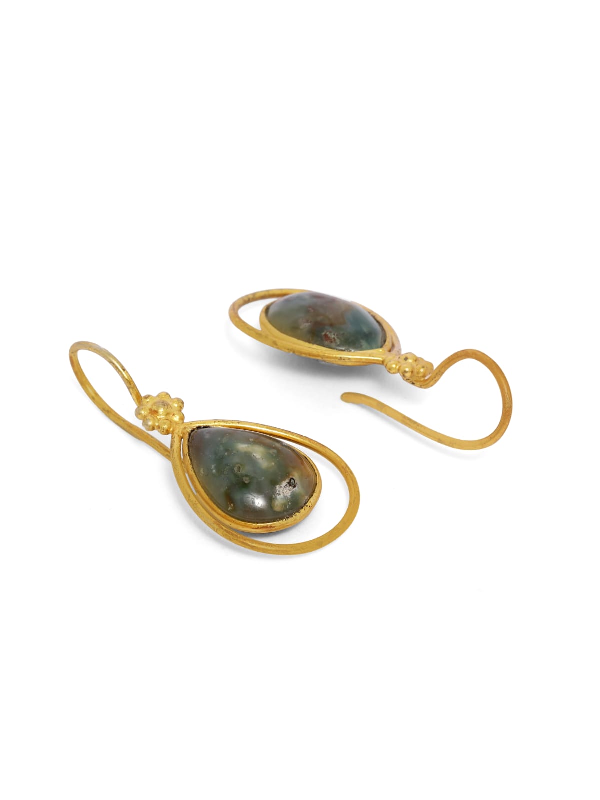 Sterling silver hook earrings with 18k Gold plated set with Labradorite stones.