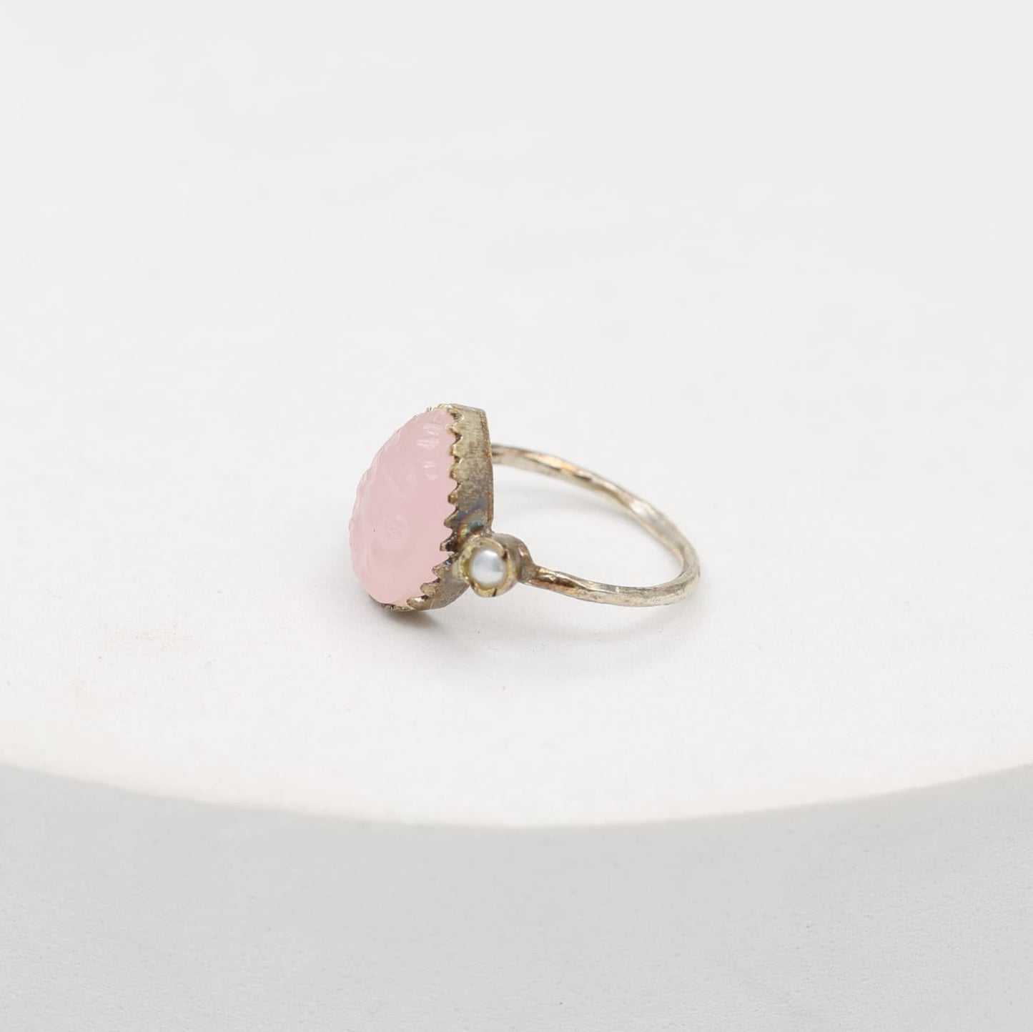 Carved pink ring in Chalcydony and Pearls set in sterling Silver.