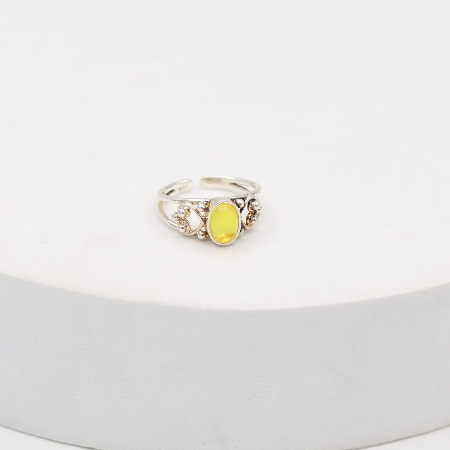 Yellow Quartz stone ring set in sterling Silver.