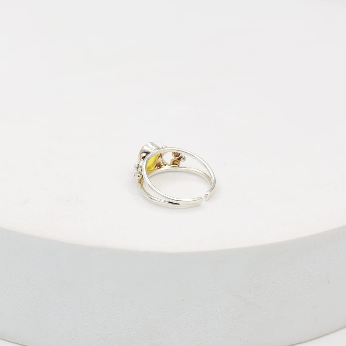 Yellow Quartz stone ring set in sterling Silver.