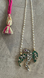 Load image into Gallery viewer, Parinda pendant in Sterling Silver necklace with jadau in a fresh water pearl chain with 18 carat micron plating with thread sarafa closure.
