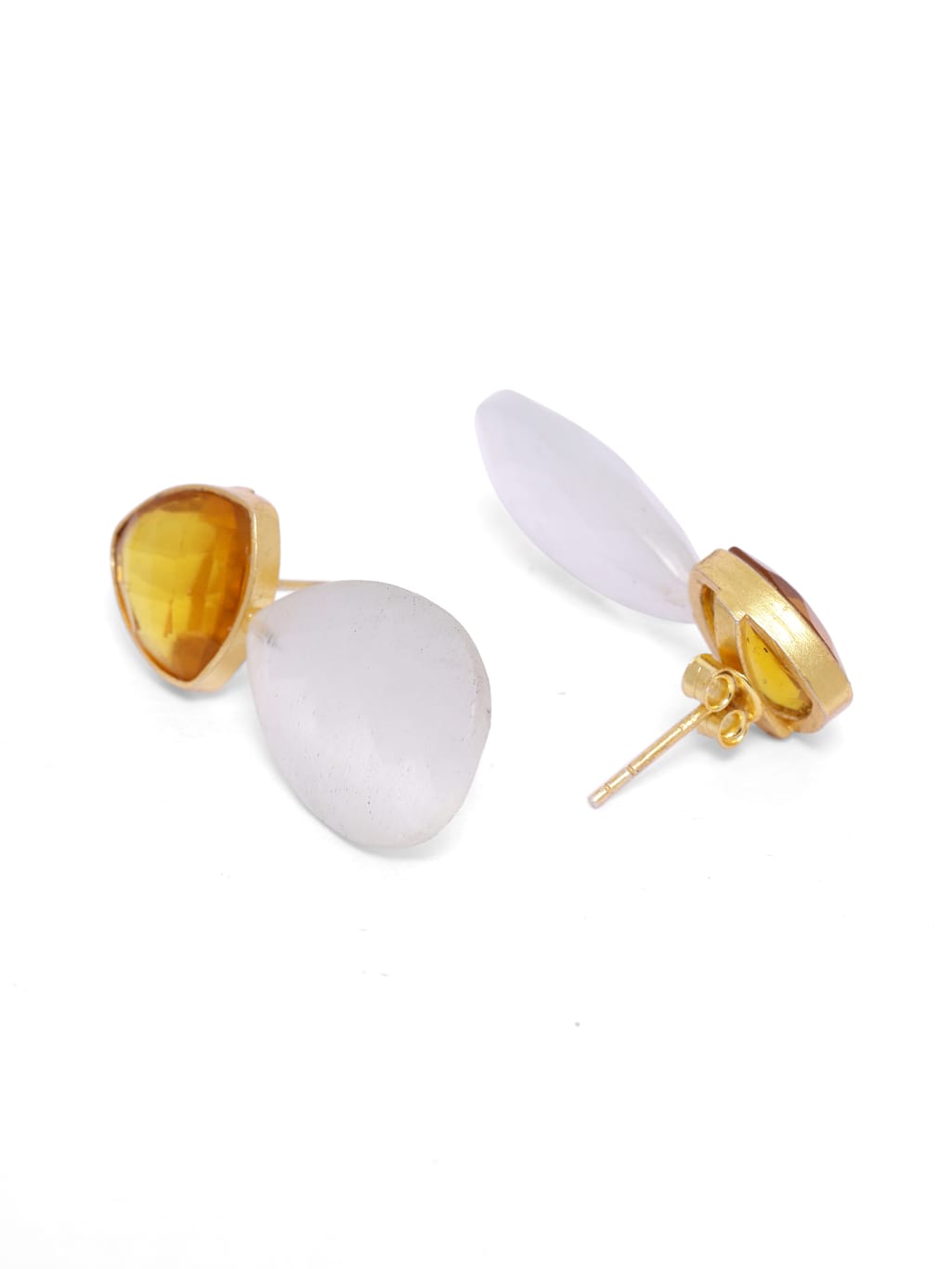 Yellow quartz and labradorite earrings in 92.5 Sterling Silver with 1 micron Gold plating in Push-Post closure.