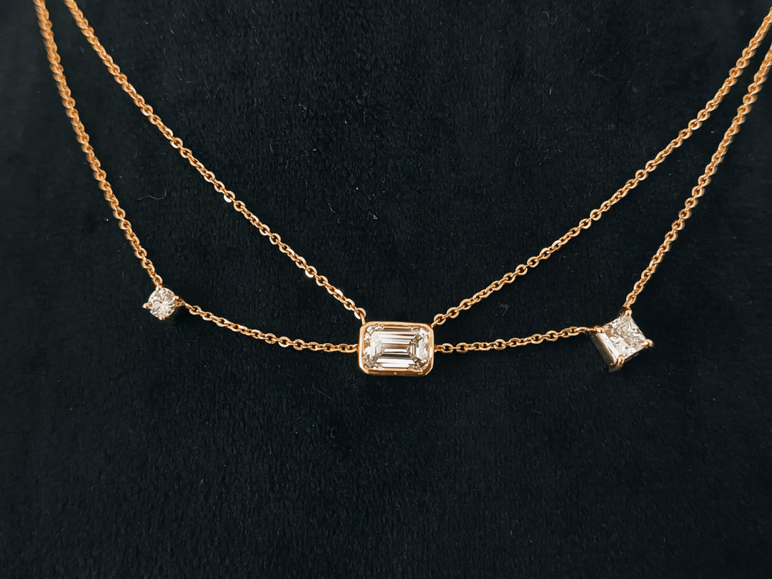 18 carat Gold chain with Lobster lock, 
Certificafied lab diamonds.