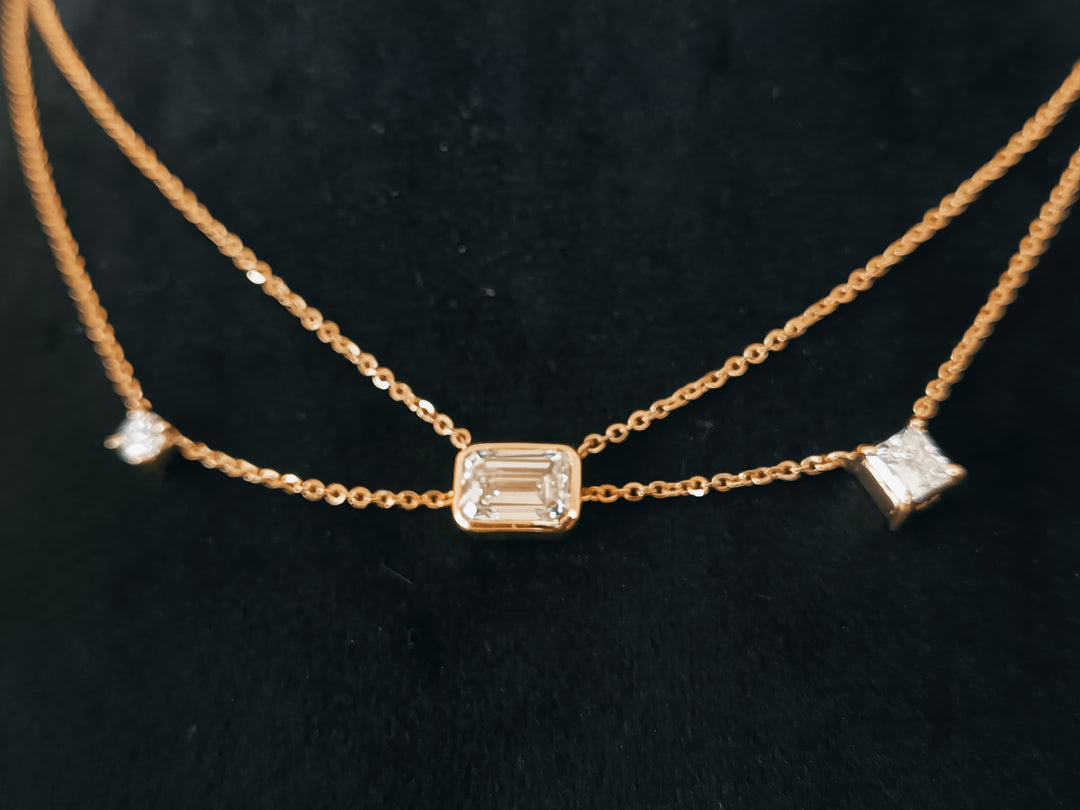 18 carat Gold chain with Lobster lock, 
Certificafied lab diamonds.