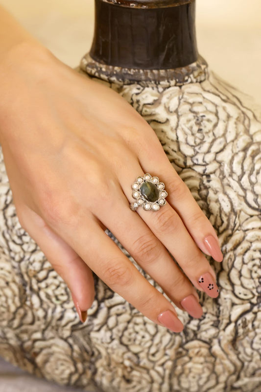 Victorian Ring with Labradorite, Billor Polki set in sterling Silver with oxidised plating, adjustable.