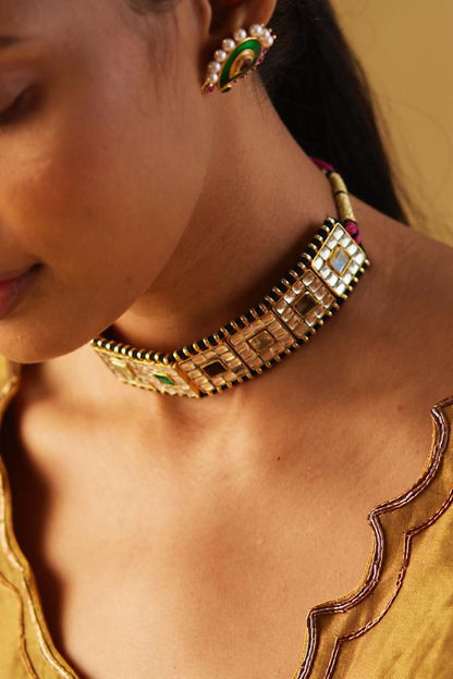 Navrattan choker