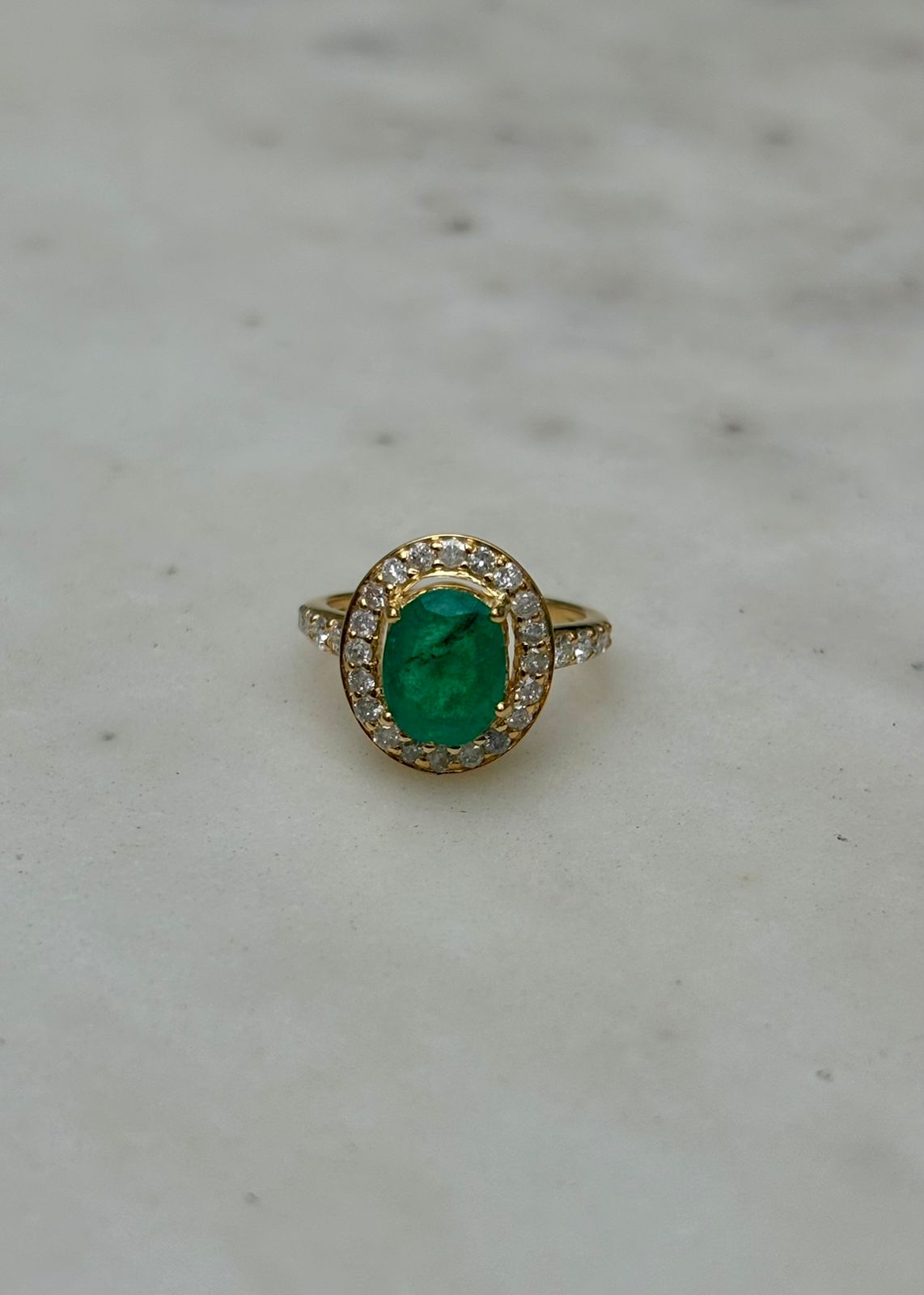 Elegant Emerald and Diamond Gold ring in 1.82ct Emerald and 0.30ct Diamonds in 9k Gold.