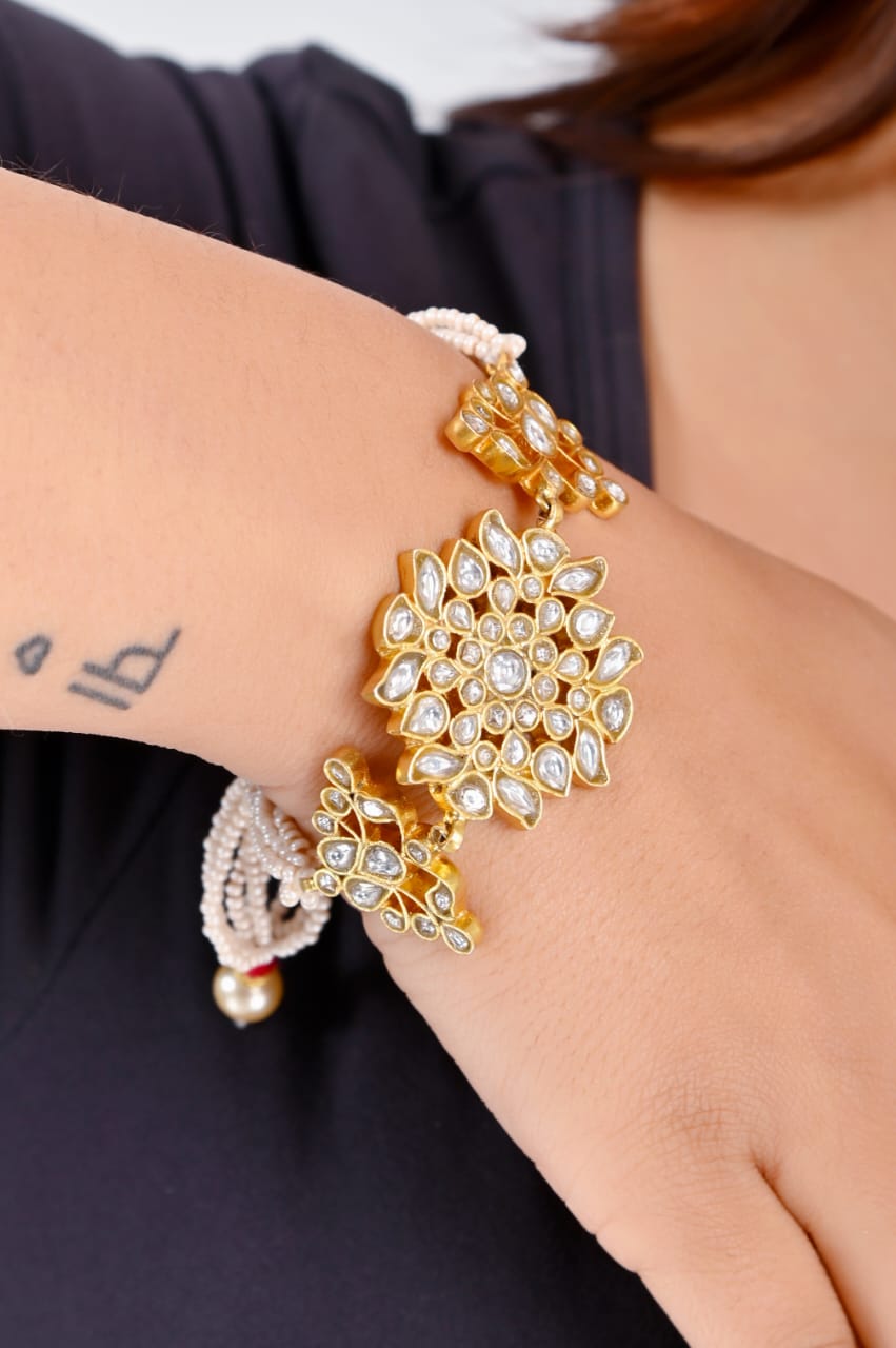 Bracelet in 92.5 Sterling Silver handcrafted and dipped in 1 micron Gold plating in a traditional Jadau-Polki.