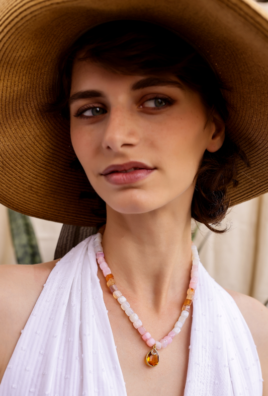 Stacking String-in necklace with Agate stones, lemon Quartz and Polki stones.