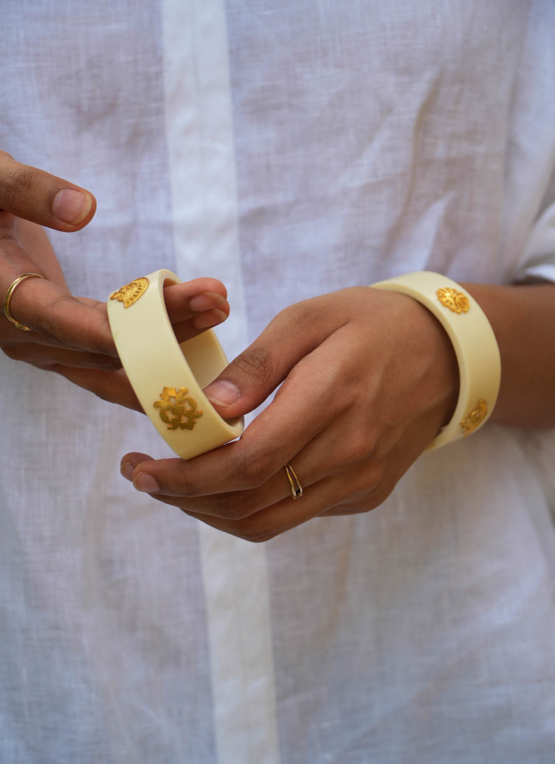 Aanandi bangle
