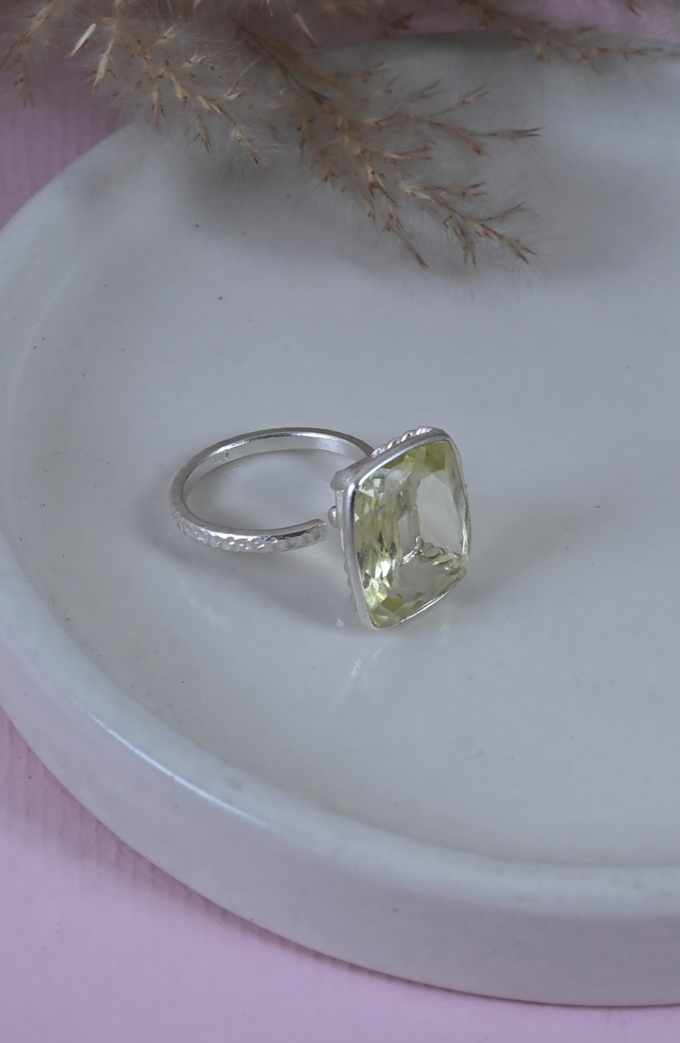 Lemon Quartz Ring