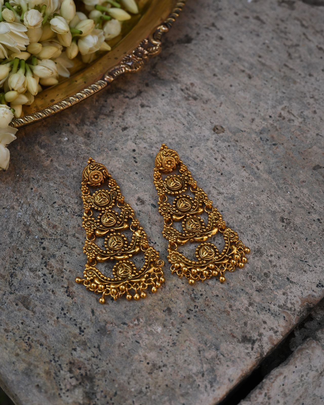 Chamak Chand Bali Earrings