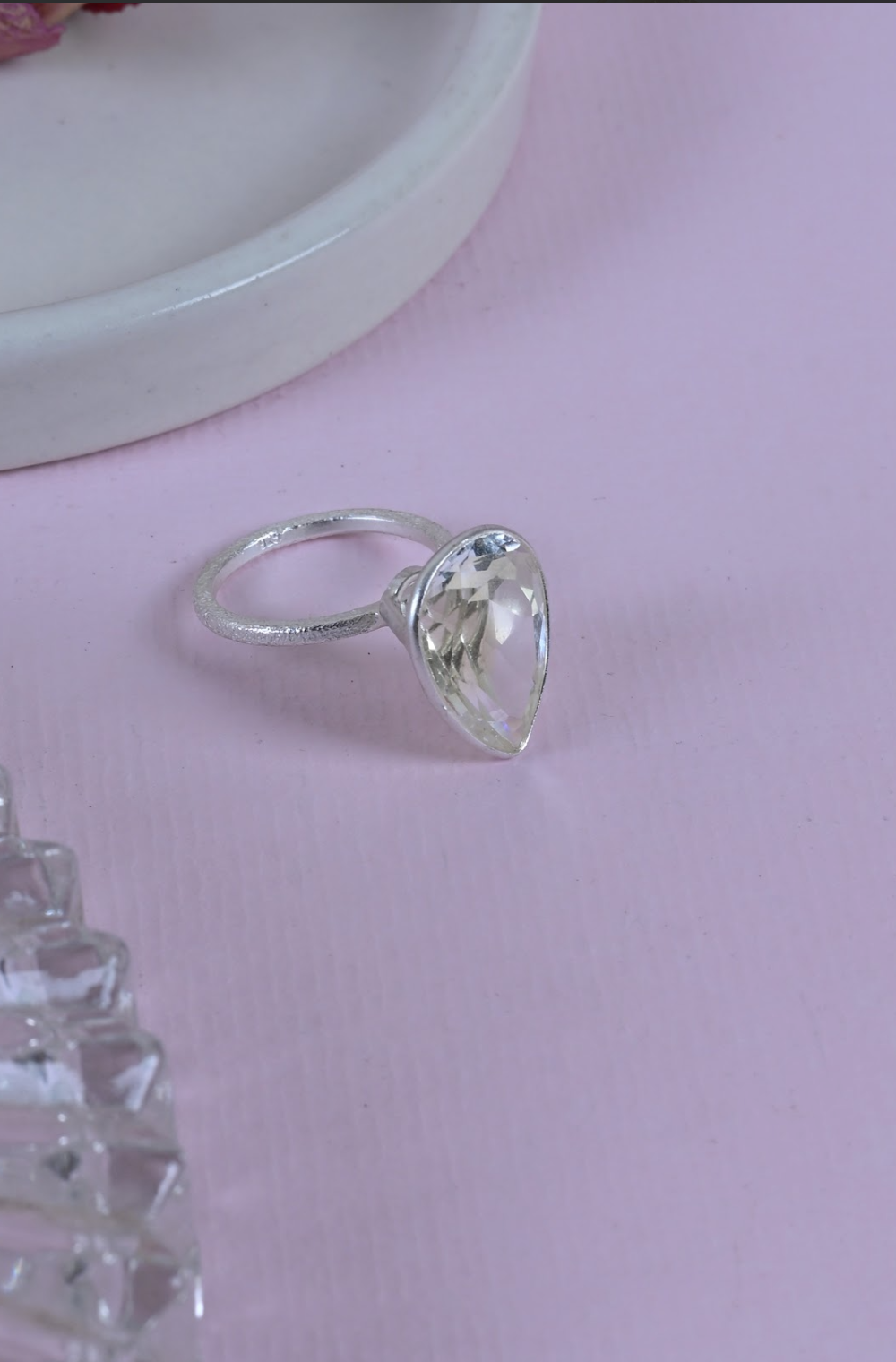 Quartz Ring (white)