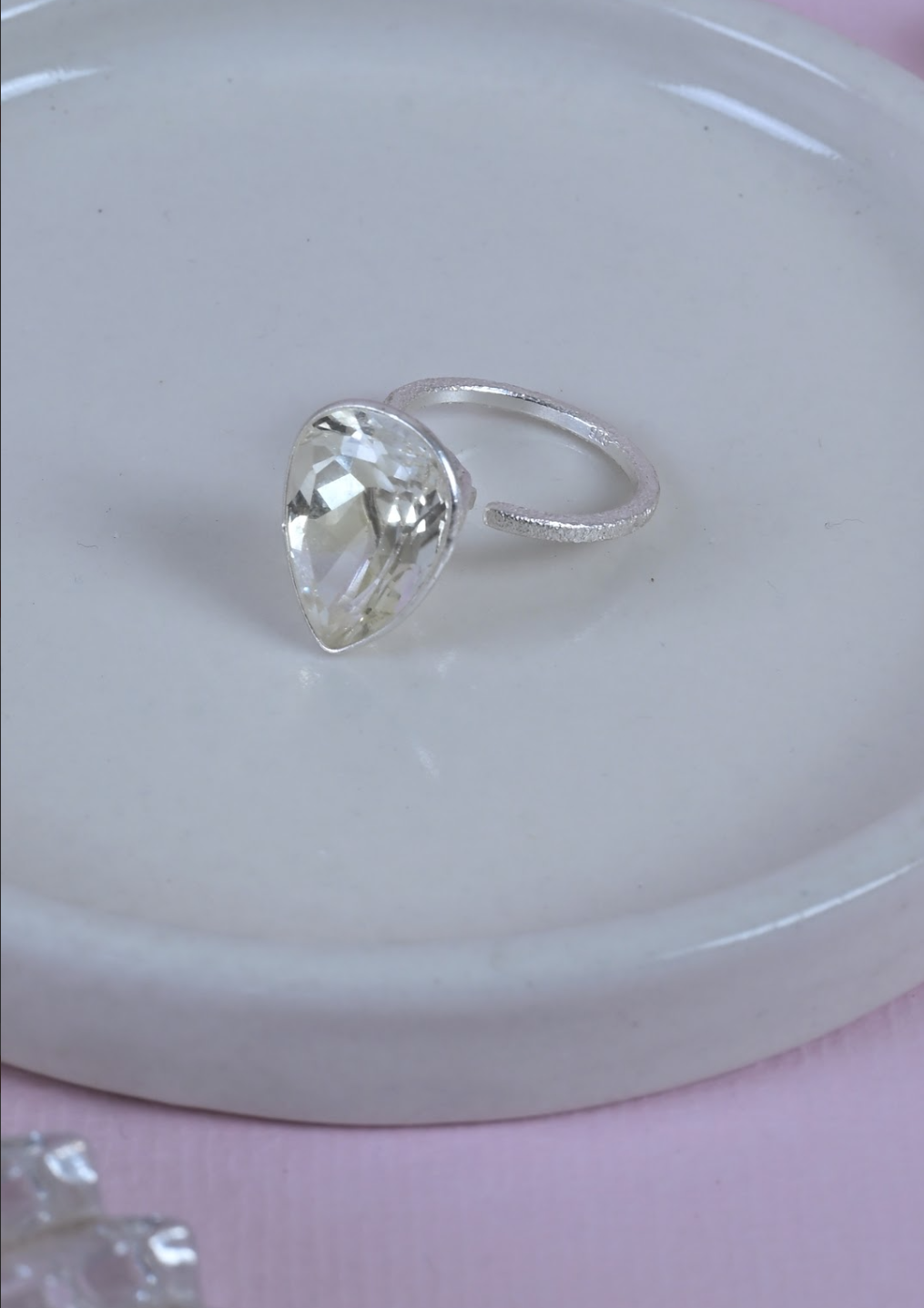 Quartz Ring (white)