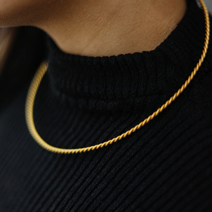 Twister Gold Plated choker necklace