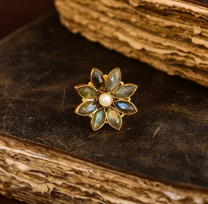 Labrodorite flower ring