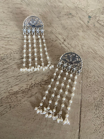 Earrings pearl tassels